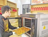 广州市增城区正果镇的正果老街 老店铺在坚守的同时 越来越多新店铺加入