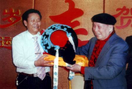 增城新塘水南村名医谢运洪的文艺情结