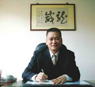 业精于勤谎于嬉的增城市小楼镇招商办张伟能