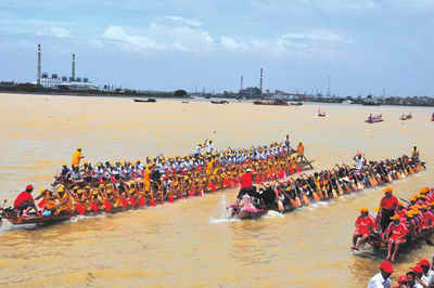 增城新塘市民齐喝彩,龙舟趁景闹东江