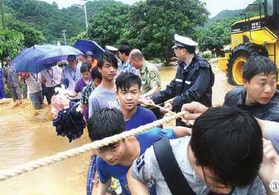 增城市3万人受灾 4万亩农田受浸 幸无人员伤亡