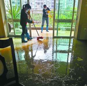 增城市荔城街汇港豪庭的新房还没住就被粪水灌满屋