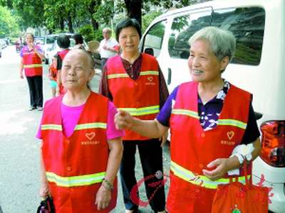 增城市新塘镇组建七千人群防群治队伍 大爷大妈“看家护院” 拥有8大行业中队