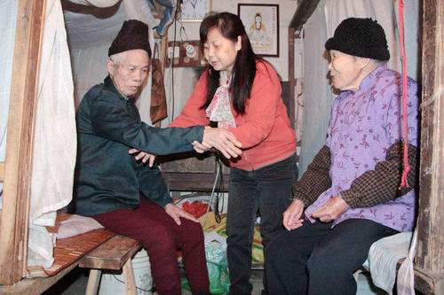 增城市残联深入基层为贫困重度肢体残障人士免费评残办证