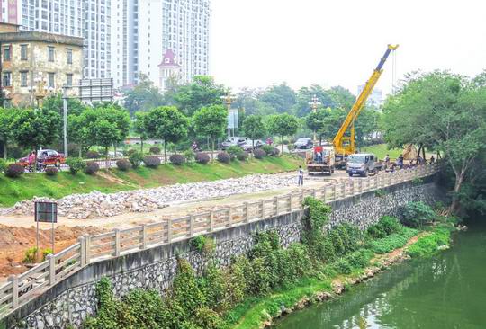 增城区增江街人民桥交通疏堵动“手术” 打通东侧桥下通道来分流车辆