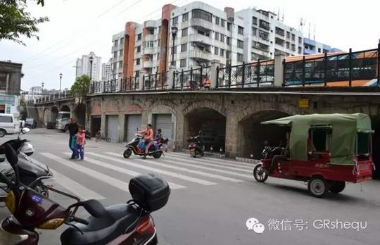 增城区荔城街第三小学与垃圾中转站为邻 师生常被臭味无可奈何“袭击”