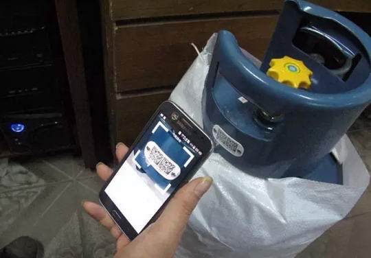 垄断引发质疑和尴尬:增城送气工不买过千元年费的电信专网卡就无法送气