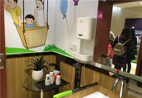增城区主要公共场所难寻母婴室或形同虚设  “哺乳囧事”在时刻上演