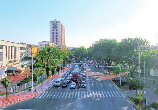 增城区道路交通综合整治:优化改造18个交通拥堵点 扩建城区主干道