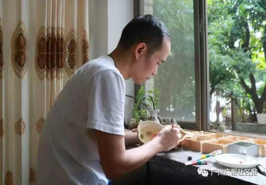 增城区永宁街陈玉泉的3D树脂画  新奇的艺术表现形式引起业界关注