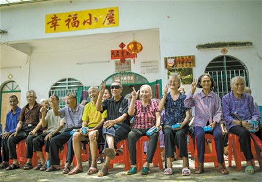 增城派潭七境村的长者饭堂 得到萤火虫公益协助 两元四样菜让高龄聚餐乐