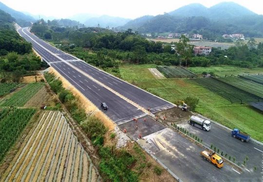 从莞高速惠州段起于增城区增江街光辉村 完成总工程量92% 预计春节前可通车