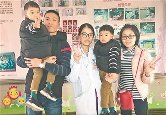 增城区双胞胎父母欠11万 信守承诺好榜样 连续4年准时在春节前回医院还款