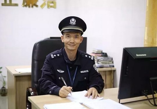 广东省增城强戒所第八大队的余冠和 三十载工龄 始终保持积极向上的乐观态度