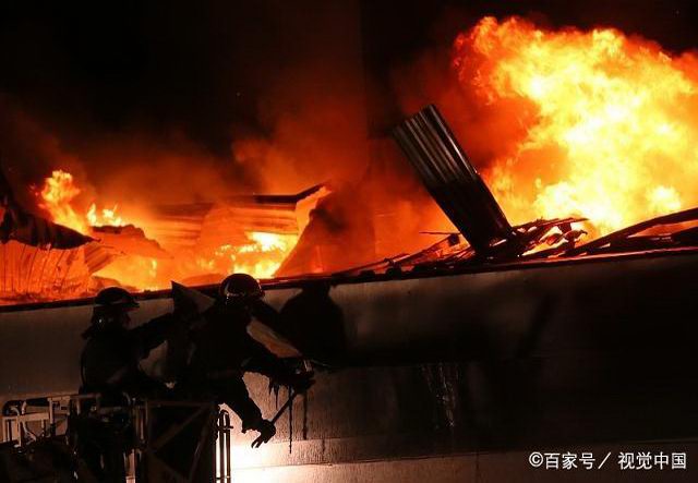 增城区中新镇福和"卫斯理化工厂"发生气雾罐大火灾 火苗蹿起20层楼高！
