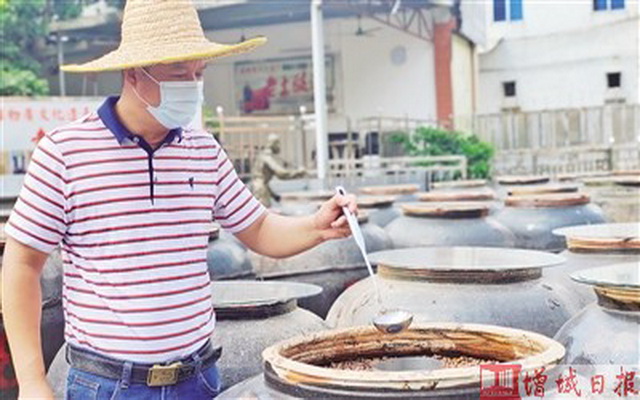 增城区石滩镇的澳海老土酱油 十二道核心工序  成就醇正浓郁的非遗味道